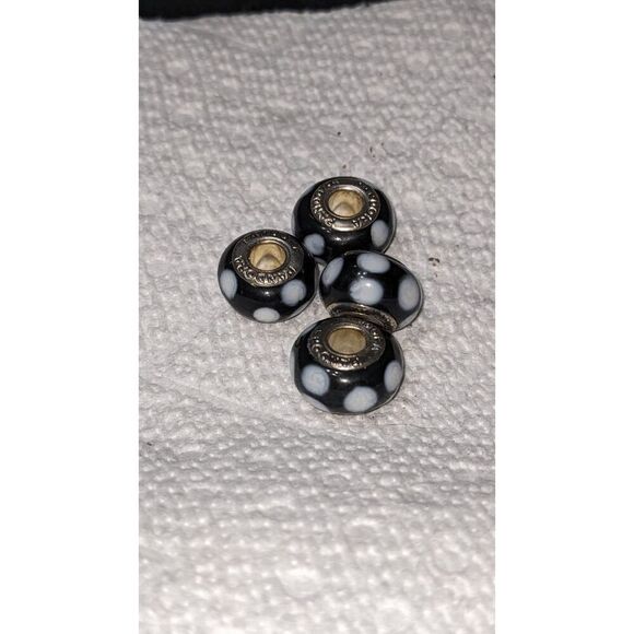 NEW SET OF 4 PANDORA MURANO BEADS BLACK WITH WHITE POLKA DOTS - REALLY CUTE - Picture 1 of 2